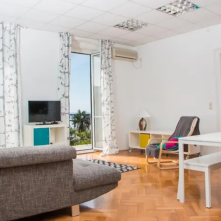 Sunny Anamaria Abbázia