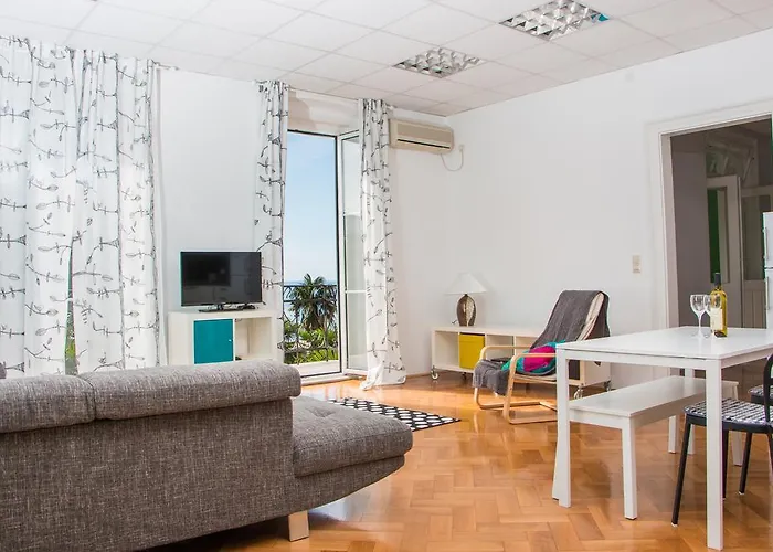 Sunny Anamaria 오파티아